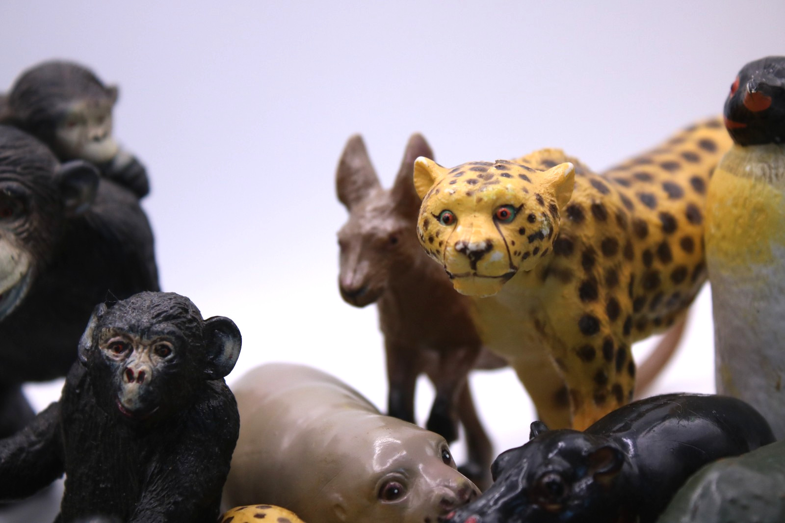 Lot Of 17 Collectible Vtg Toy Animal Figurines Brand AAA Zoo Safari Hard PVC
