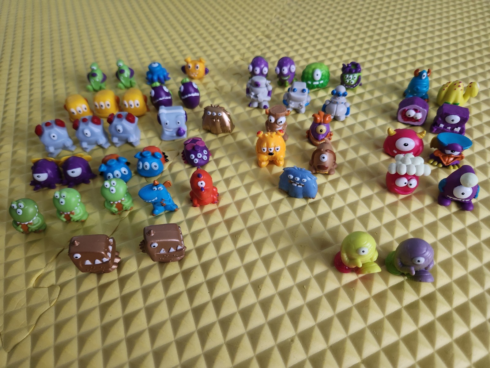Lot of Beaker Creatures Collectibles & More, Includes Rare Gold Figures!