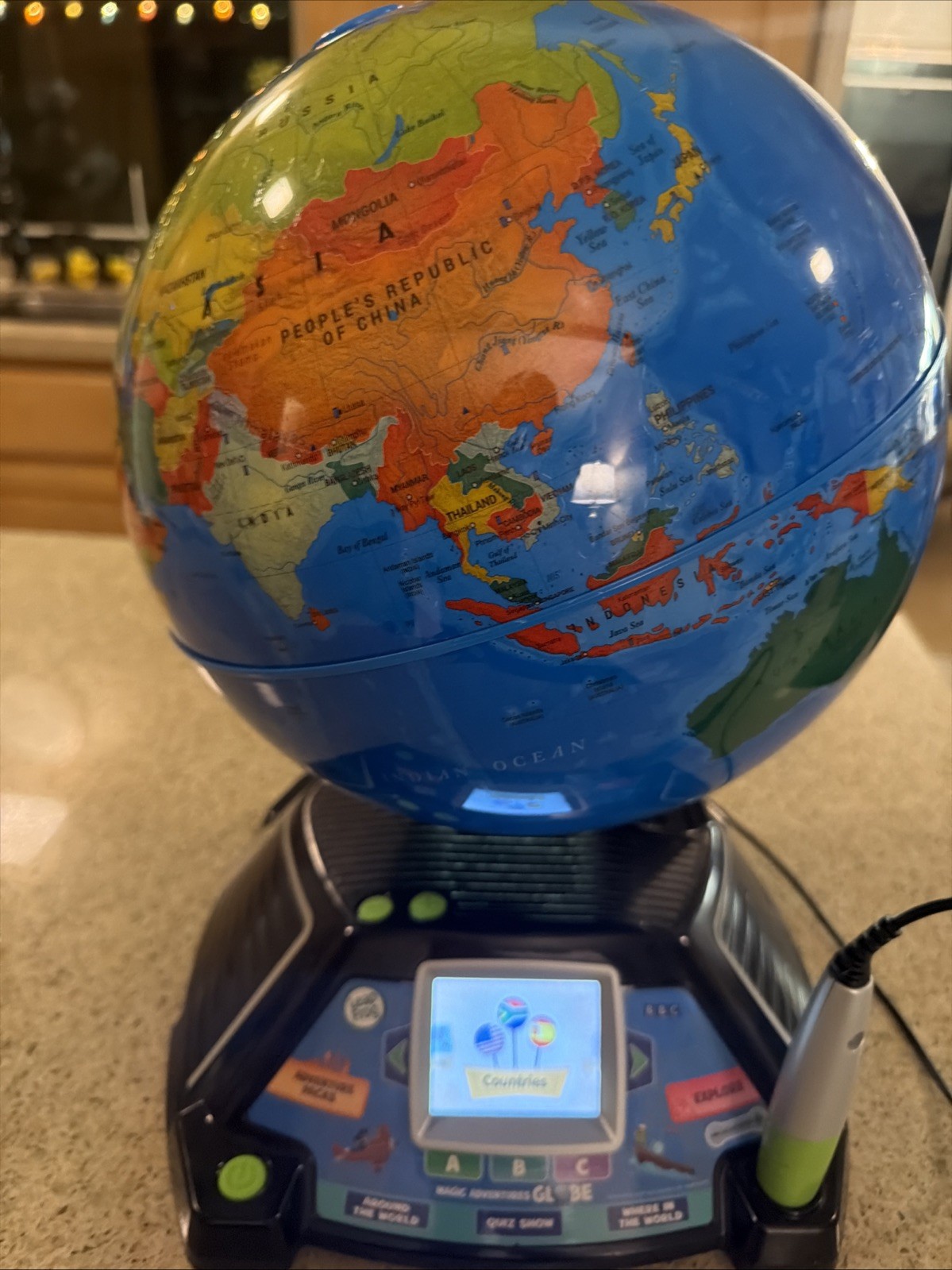 LeapFrog Magic Adventures Globe 2.8″ Video Screen BBC Interactive Games – Used