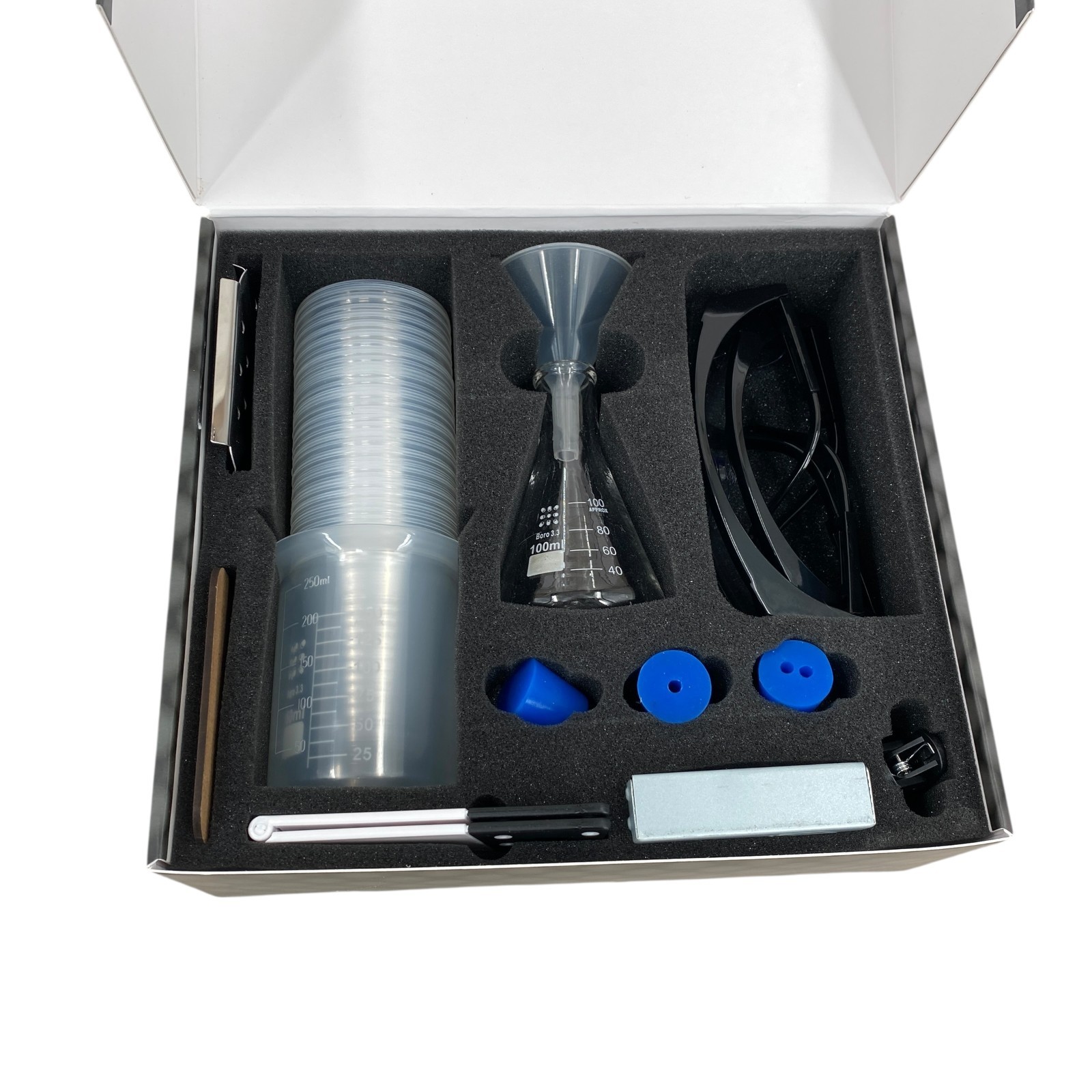 MEL Chemistry Starter Kit with VR plus 3 Sealed Kits 10+