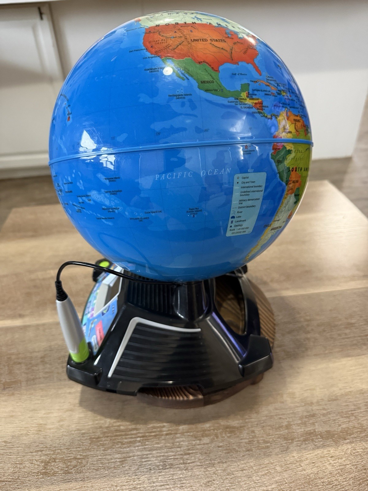 LeapFrog 80-605400 Magic Adventures Globe