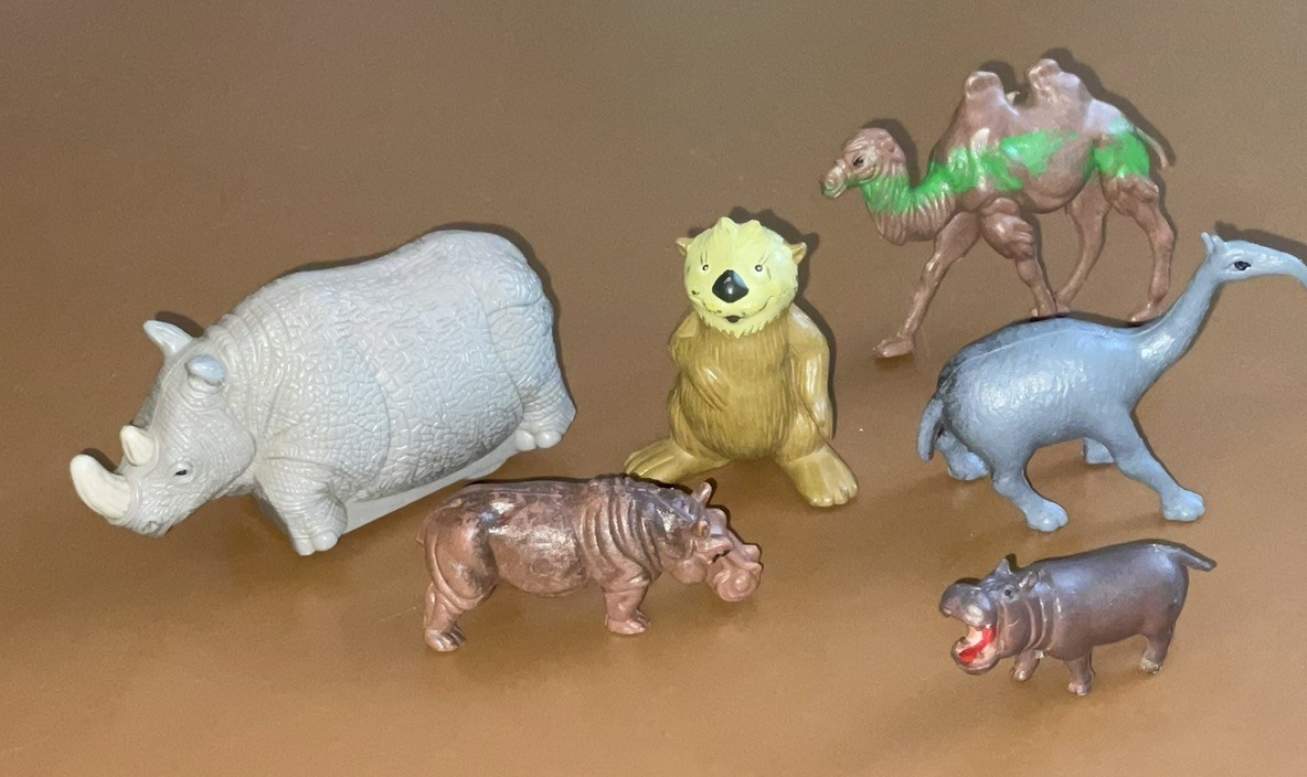 Mixed Lot of 42 Toy Animals Play Figures Monkeys Sea Creatures Farm Snakes Zoo