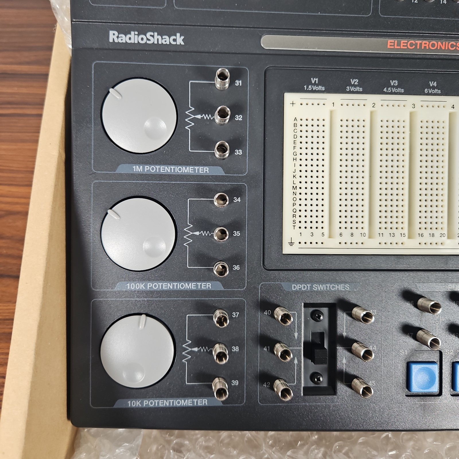 Radio Shack Technology Plus Electronics Learning Lab 28-027 Board Only