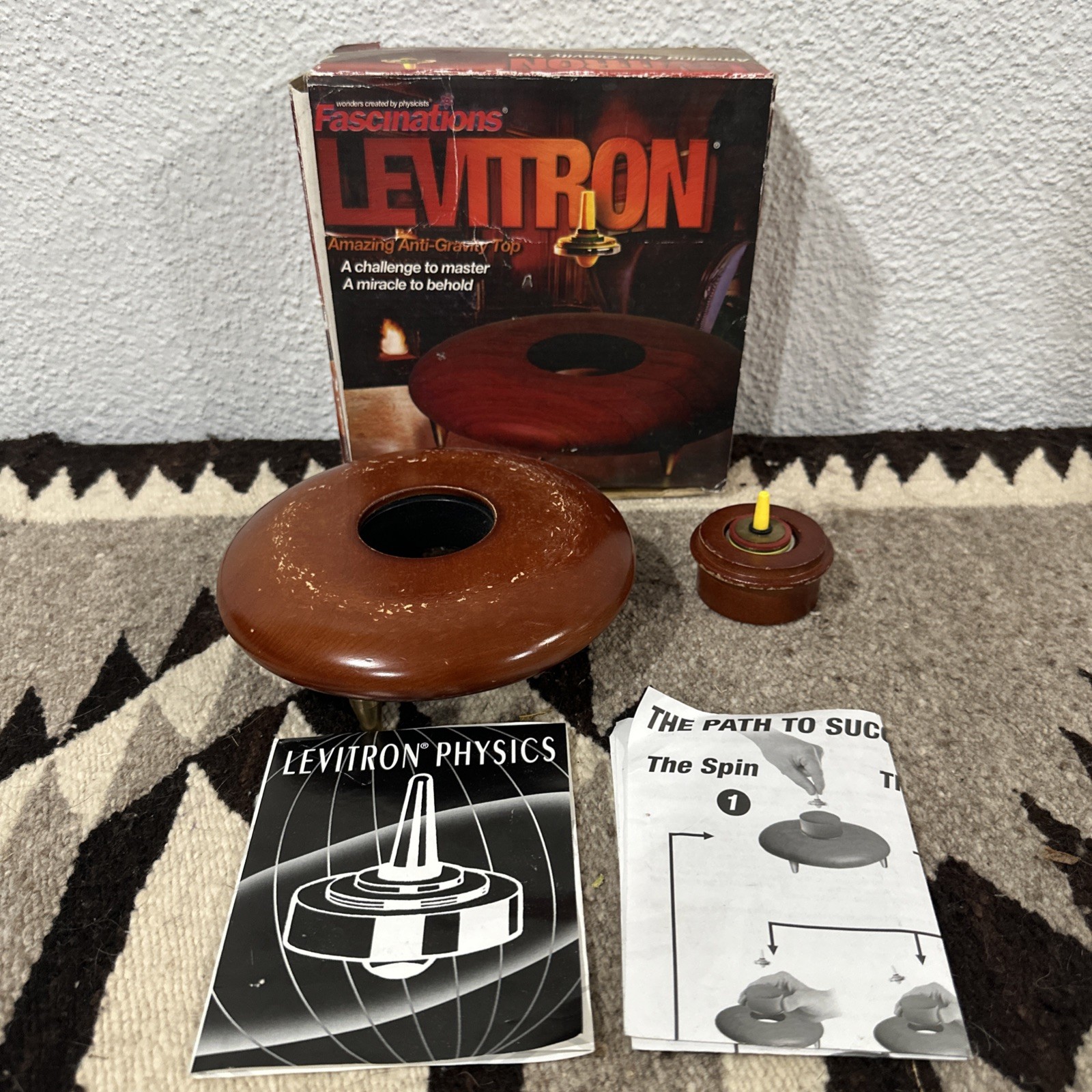 VTG The Amazing Anti-Gravity Top Levitron Cherry Wood Fascinations CIB 2003