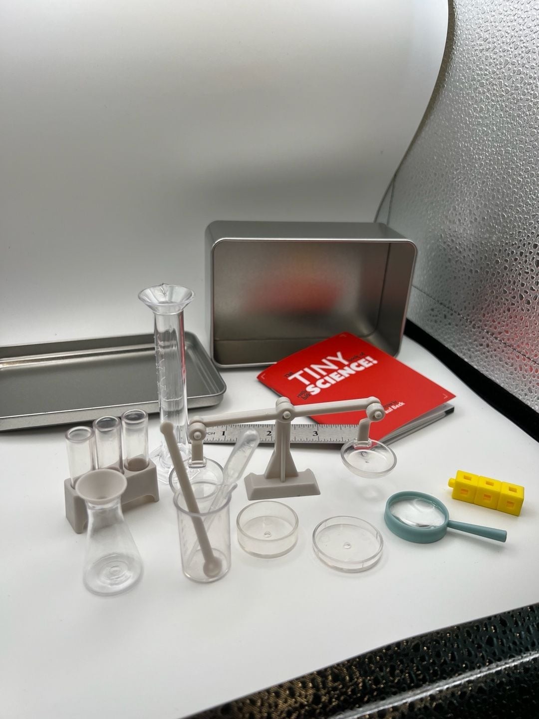 SmartLab Toys Tiny Science! 20-Piece Miniature Lab Set with Instruction Book