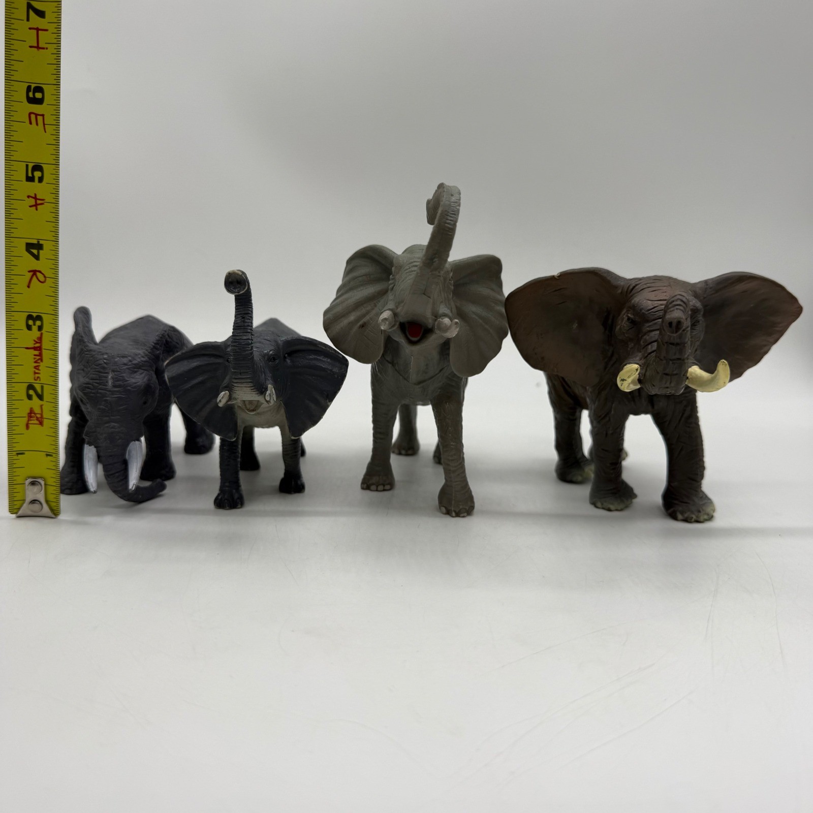 Unbranded Elephant Toy Figurines Kids Small Multi Safari Animal Plastic Lot 4pc
