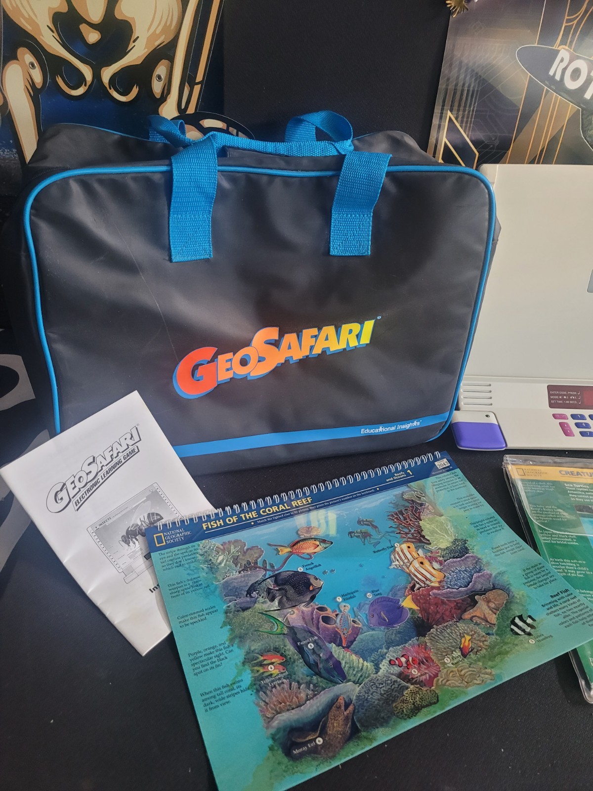 Vintage GeoSafari Electronic Learning Game EI 8865 w Bag 4 Complete Card Sets !!