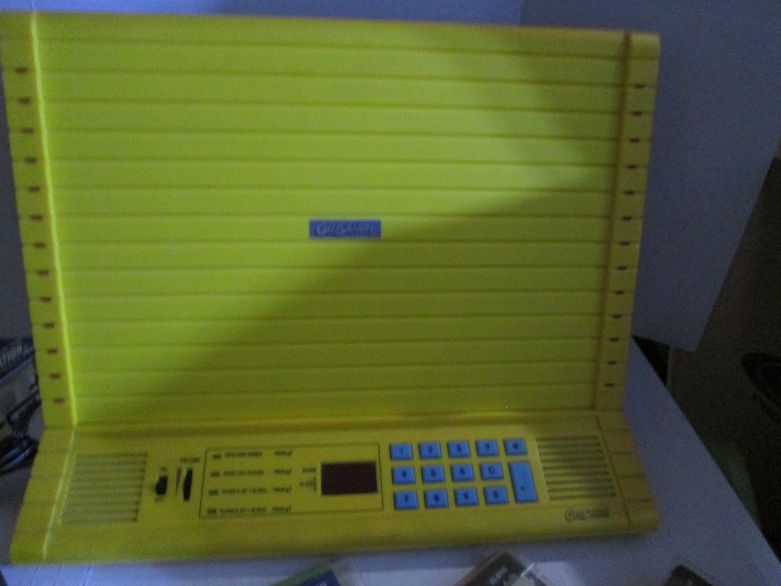 GeoSafari EI-8700 Electronic Learning Game System Card Activities W/ POWER CORD