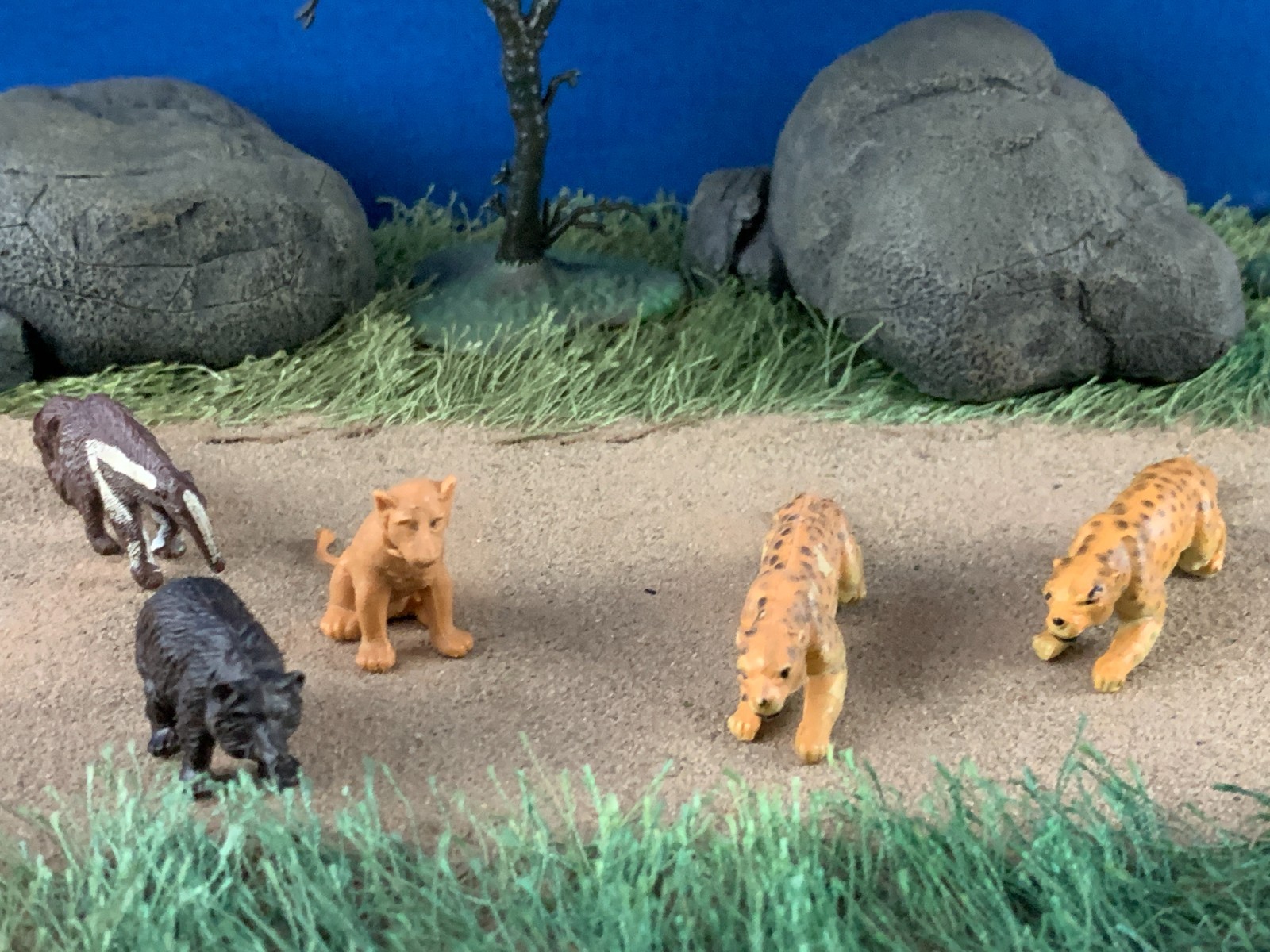 Lot of 5 Mixed Britains Vintage Miniature Plastic Wild Animal Figures England