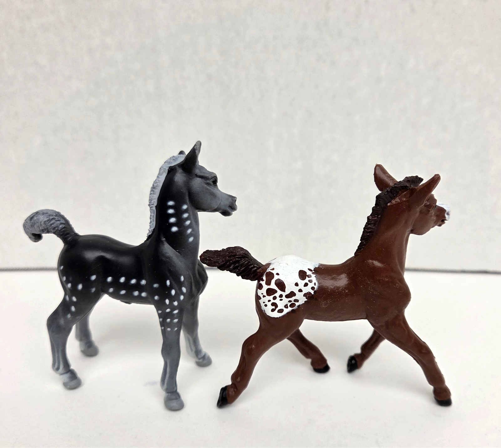 Vintage SAFARI LTD. Hard Plastic PVC Toy Horses Foal Arabian Lot of 6 – 1997