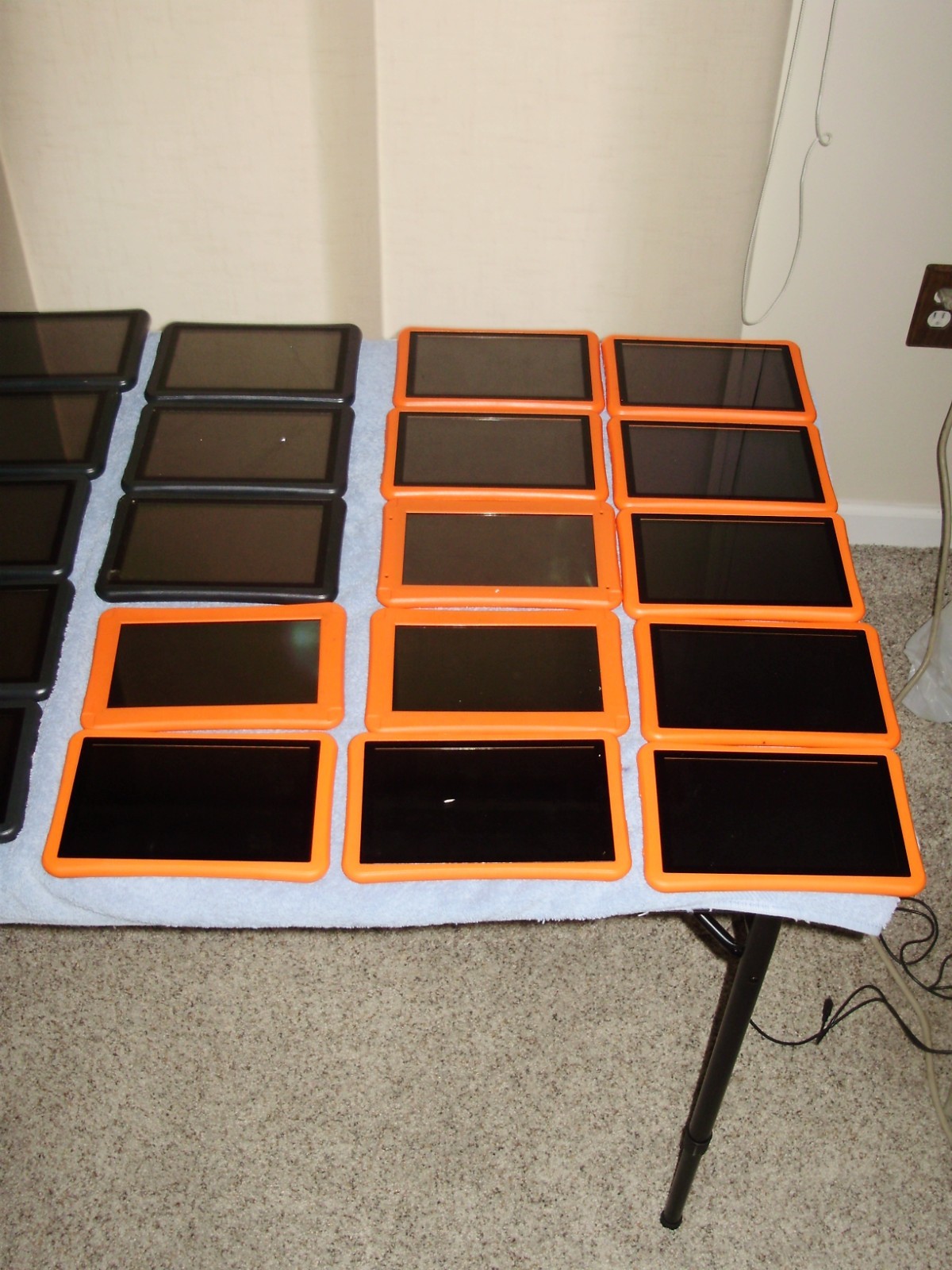 177ea- PLAYAWAY/ LaunchPad Childrens Pre Loaded Educational/Learning Tablets