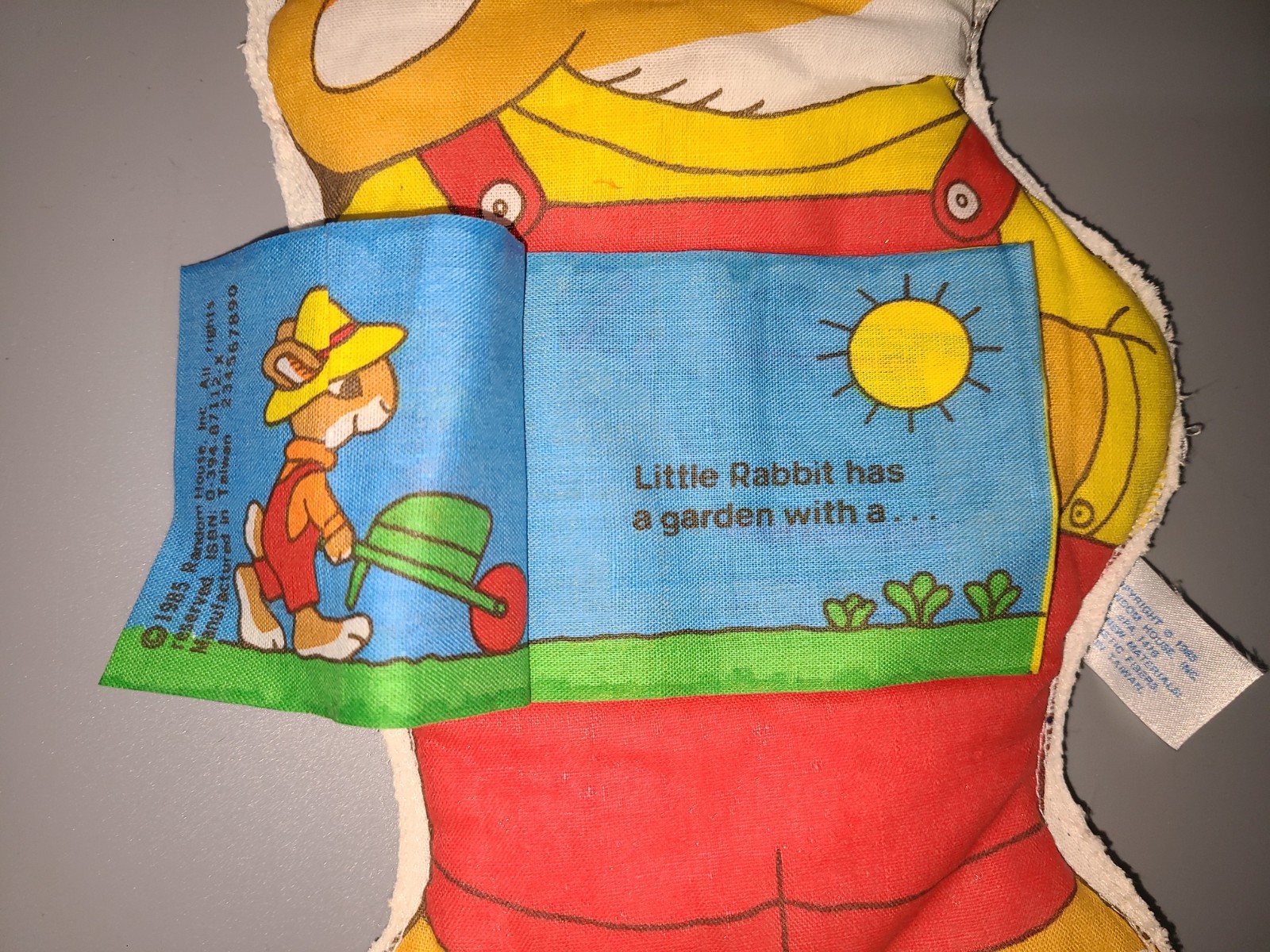 Little Rabbit’s Garden Cloth Soft Fabric Stuffed Baby Book 1985 RANDOM HOUSE Vtg