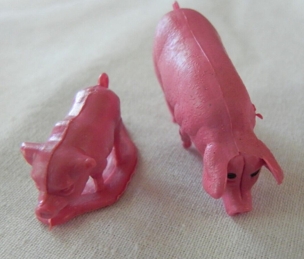 Set 4 Pink Plastic pigs toy farm animals Hog piglets unknown vintage Hong Kong