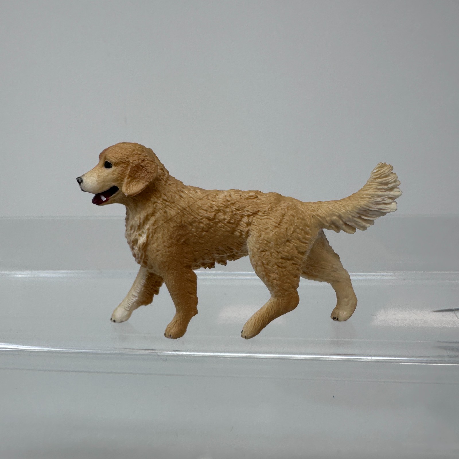Schleich Golden Retreiver Figure Adult Dog Animal Toy Pet Figurine 3″ 2013