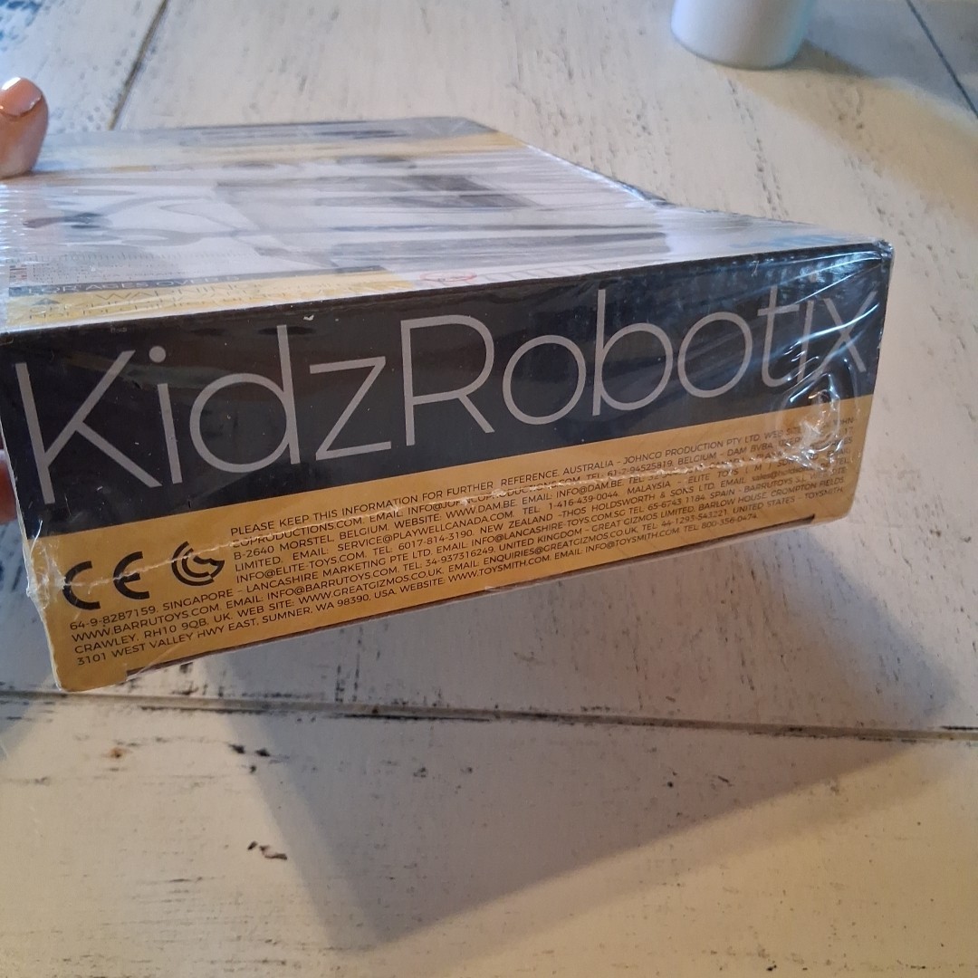 Kidz Robotix Tin Can Robot 4M STEM Toy Project NEW Factory Sealed Ages 8-Up