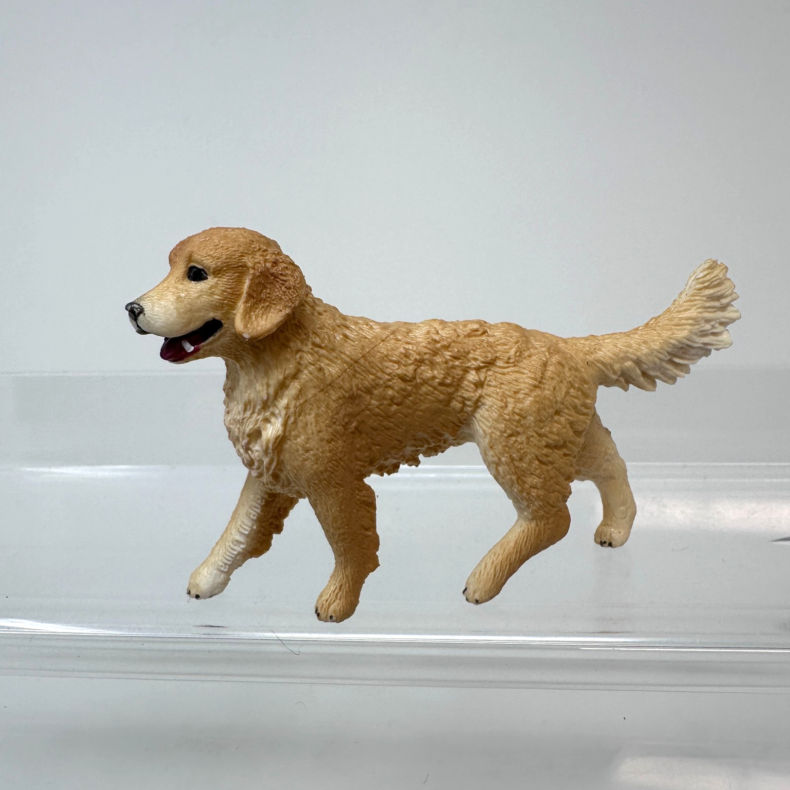 Schleich Golden Retreiver Figure Adult Dog Animal Toy Pet Figurine 3″ 2013