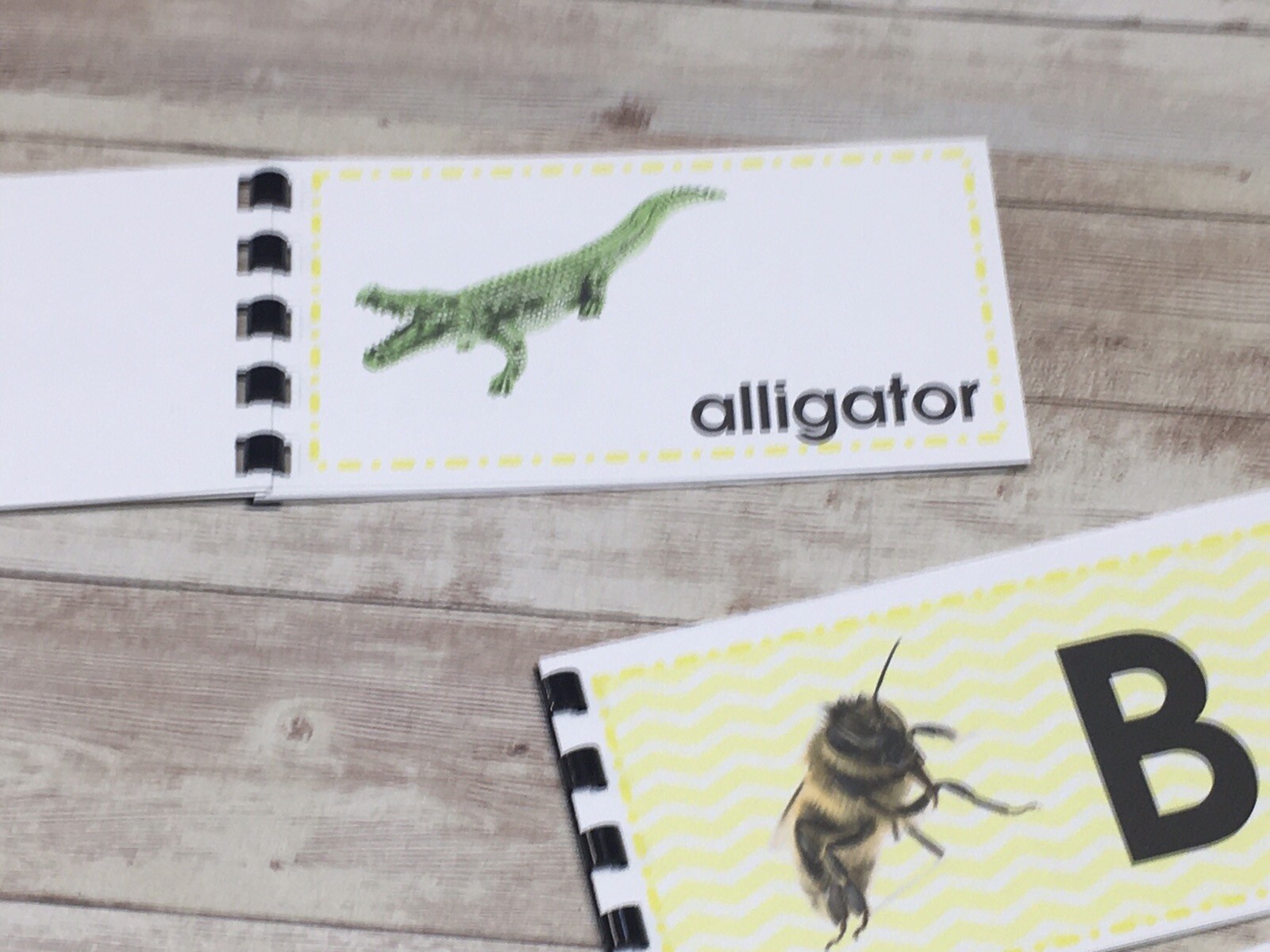 Pre-Reading Series – 26 Alphabet Pictures Booklets – preschool – Montessori