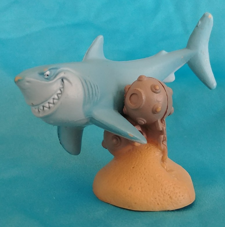 Evil grin 2.5 inch Great White Jaws with Mine Plastic Shark Attack Toy USED