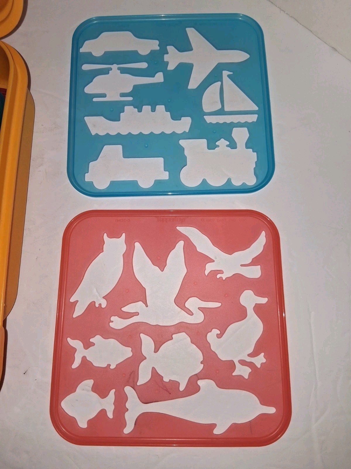 Vtg Tupperware Alphabet Carry Case 20 Stencil Lot Yellow ABC Pencil Lunch Box