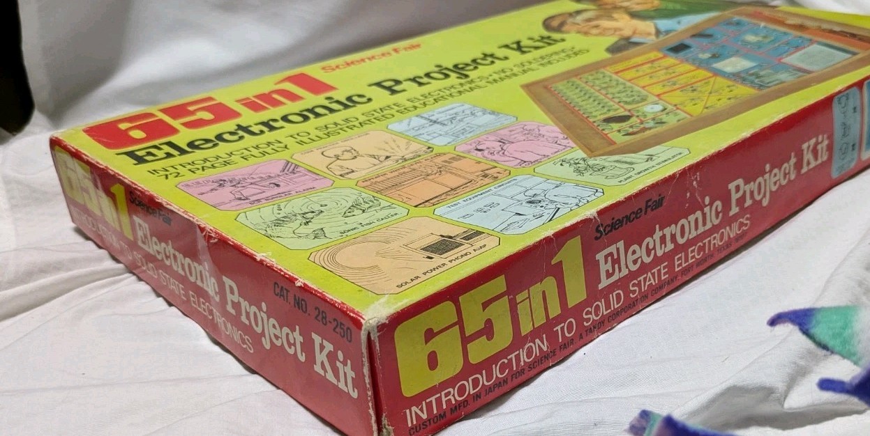 Vintage 1972 65 in 1 Science Fair Electronics Project Kit Cat. No. 28-250