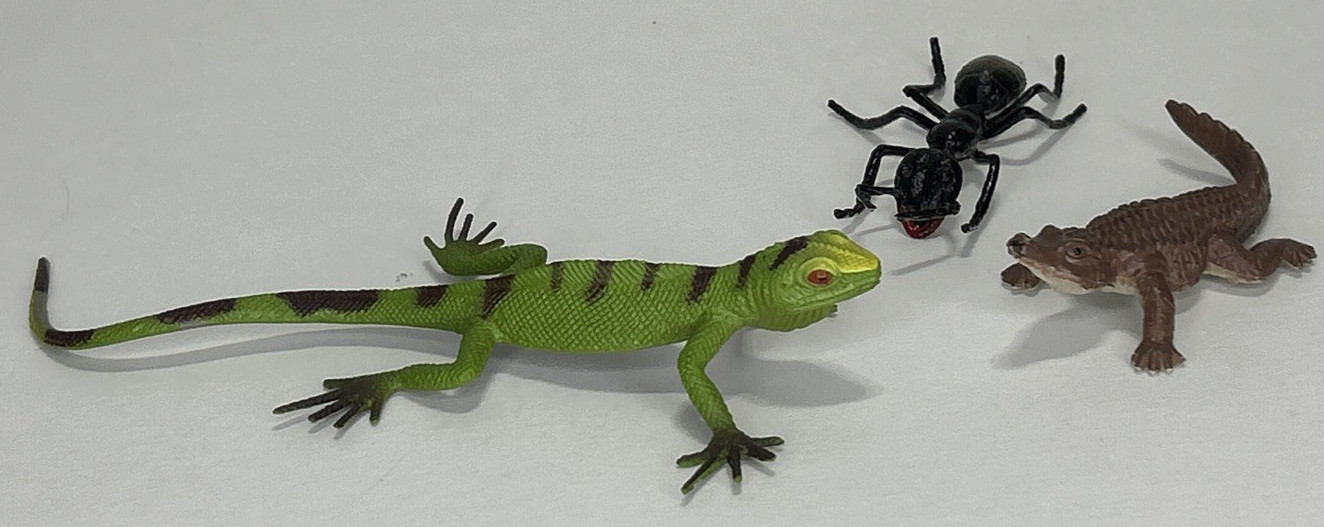 16 pc Lot Realistic Plastic Animals Bugs Insects Figurine Figure Toy Dino Tiger