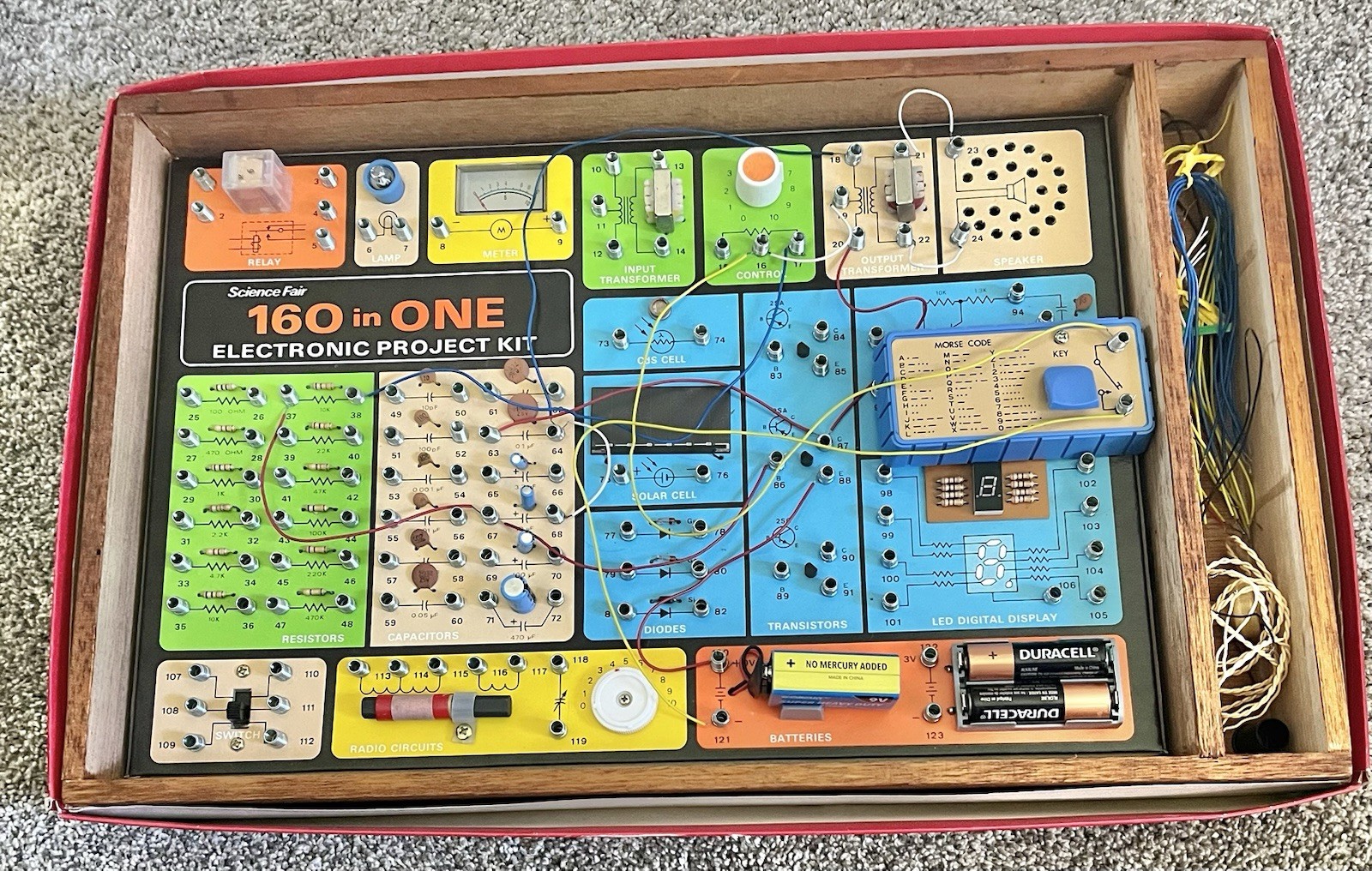 Vintage Science Fair 160 in One Electronic Project Kit-Radio Shack 1982