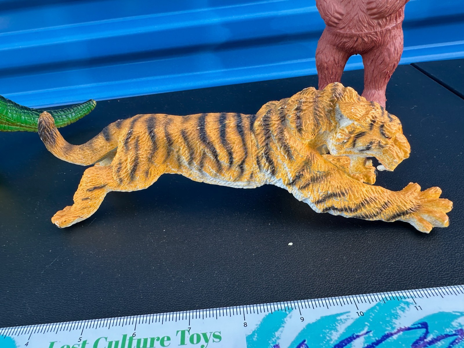 Vintage 1980s 90s Large Plastic Animals Dinosaur Lot 1987 Tigers, 1998 Bear