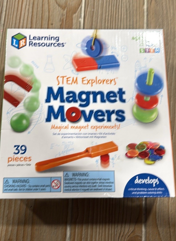 Learning Resources STEM Toy Lot Beaker Creatures Magnification & Magnet Movers