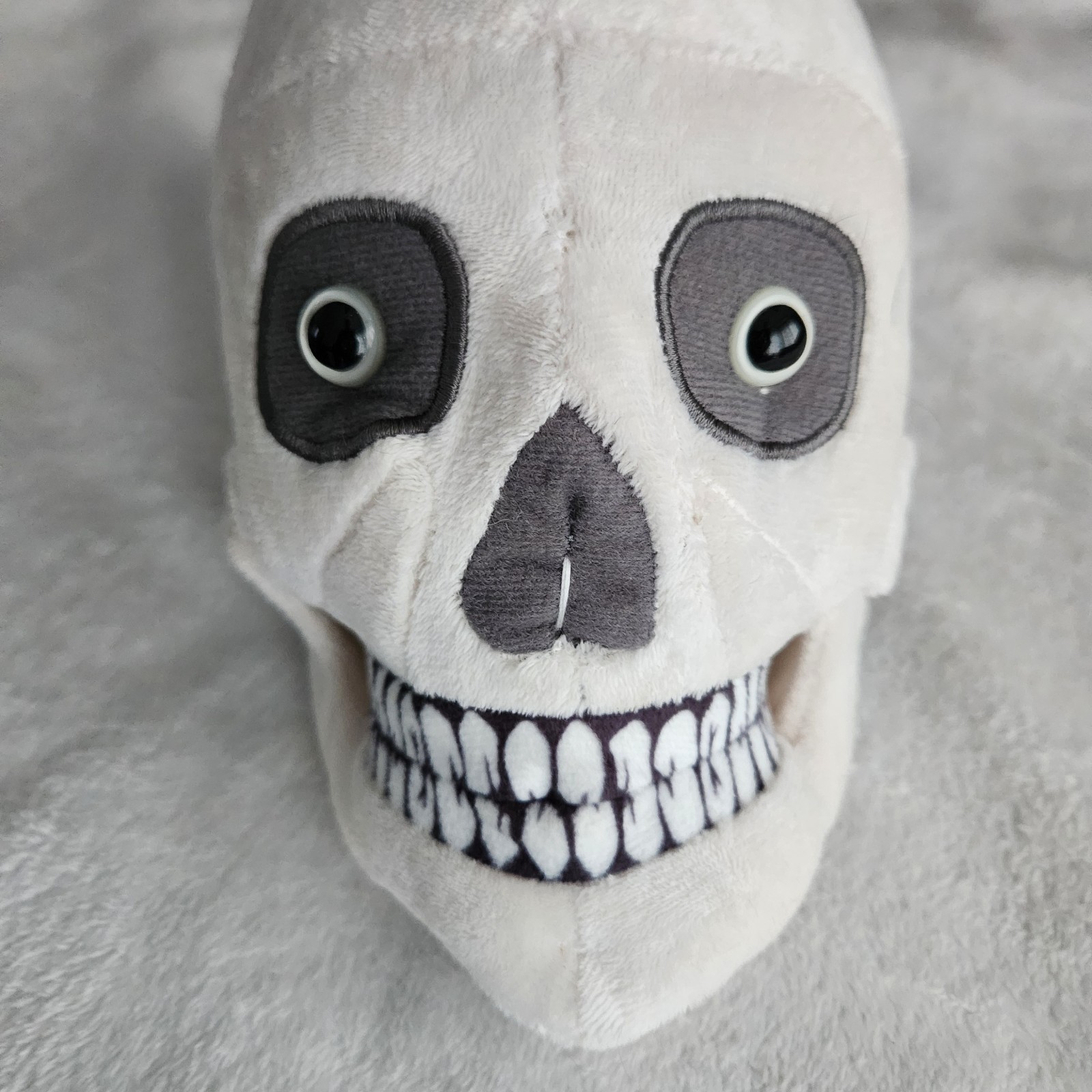 Giant Microbes Plush Skull – Life Size (ish) Anatomy Physiology Skeleton