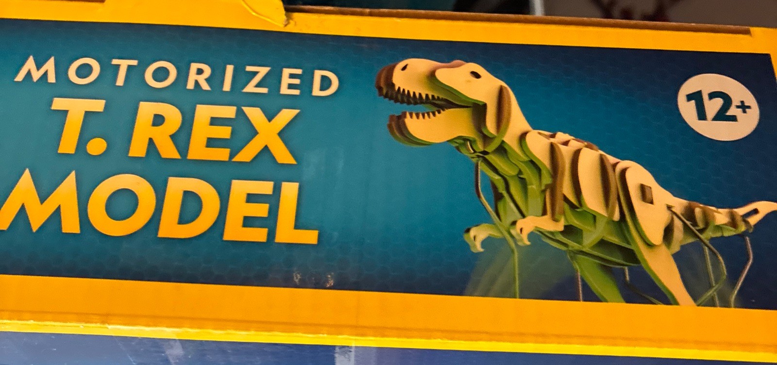 National Geographic Blue Marble STEM Motorized T. Rex Model, Moves,Light-up Base
