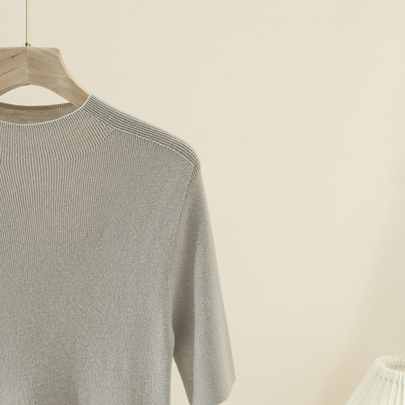 Merino all wool ultra fine wool sweater for women, seamless one-piece ready to