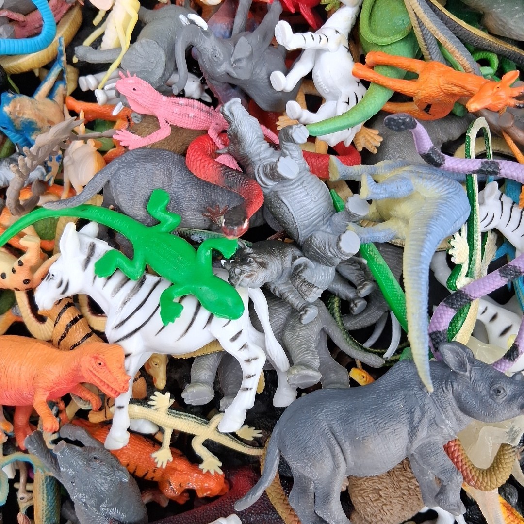 Vintage 236pc Lot Plastic Rubber Wild Animals Dinos Reptiles Bugs Safari & More