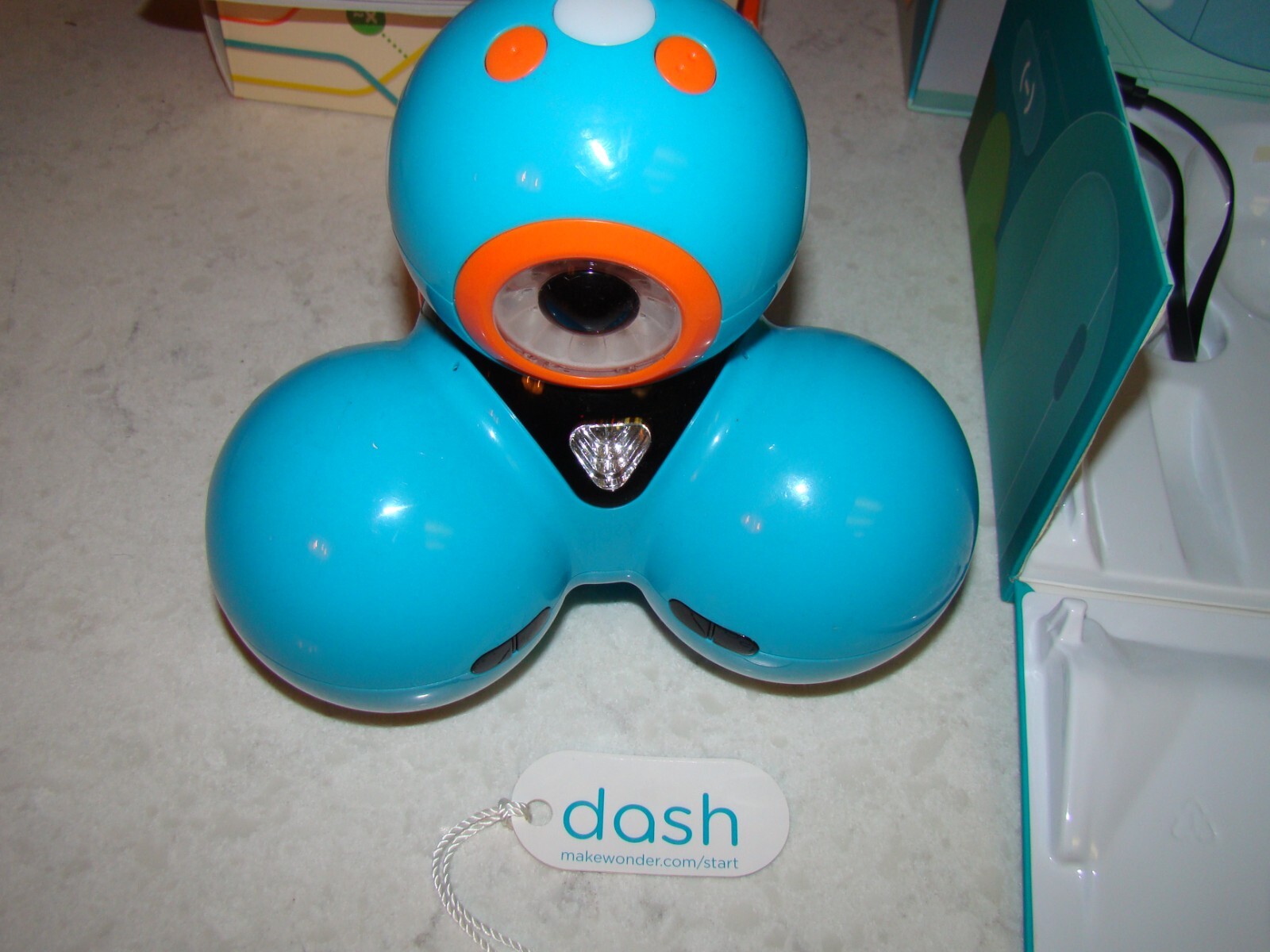 Wonder Workshop DA01 Dash Robot Blue With Box Rare TESTED + Manual White Outfit