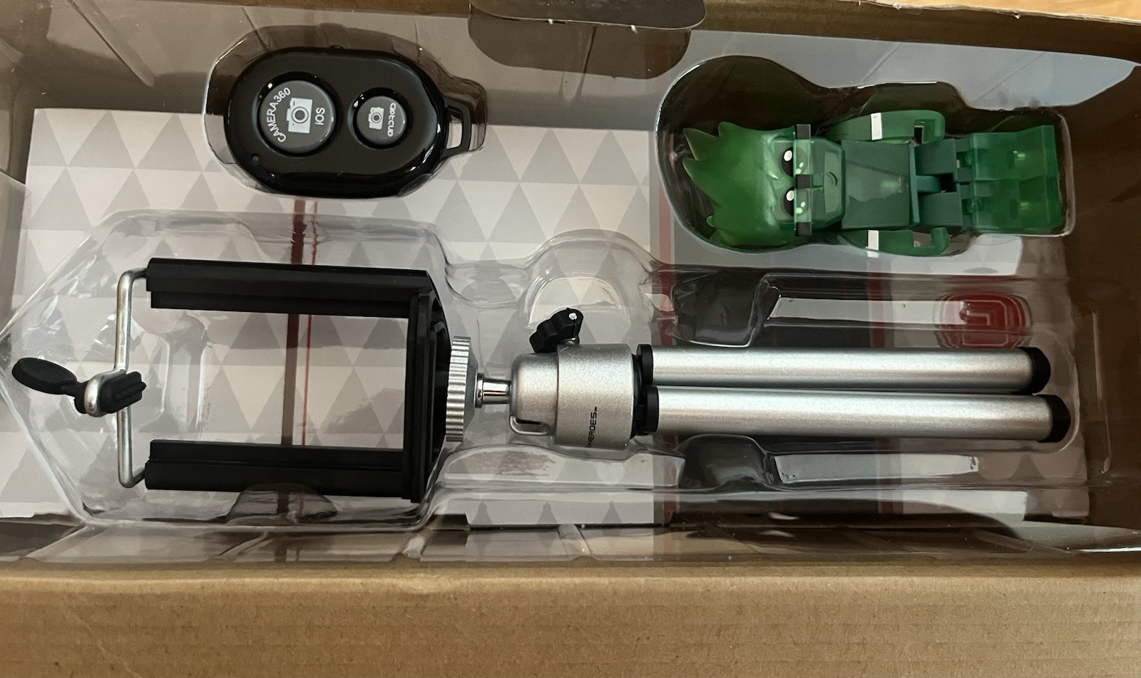 Tube Heroes Gaming Un-Boxing Kit Tripod Phone Mount Remote Action Figure