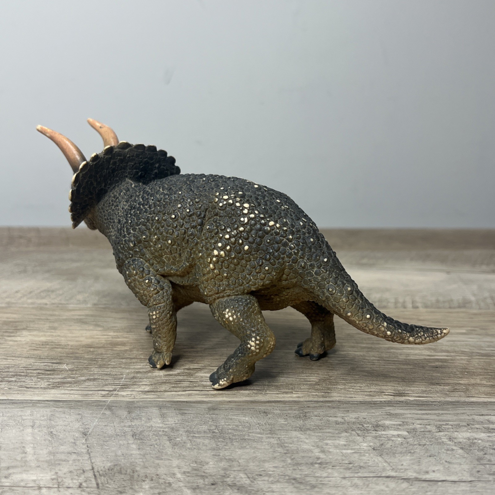 Safari Ltd Triceratops Figure Brown Prehistoric Dinosaur Figurine 6″ 2018