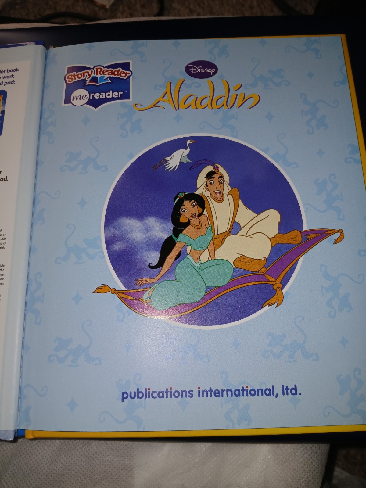 Publications International Ltd. me reader Story Reader Aladdin Disney Book 3+