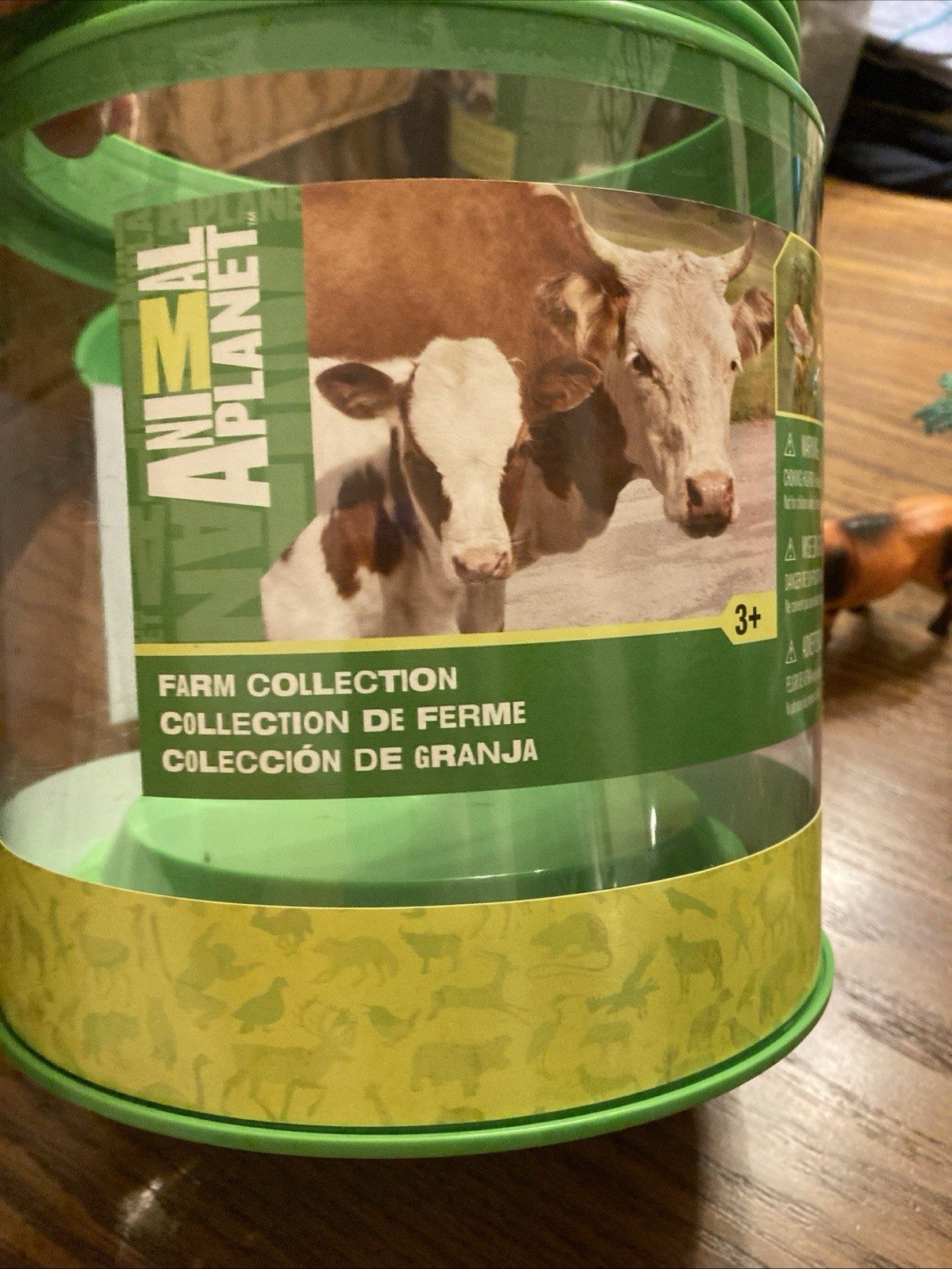 Animal Planet Farm Animals with Storage Bucket – 15 Piece Set – Toys R Us – New