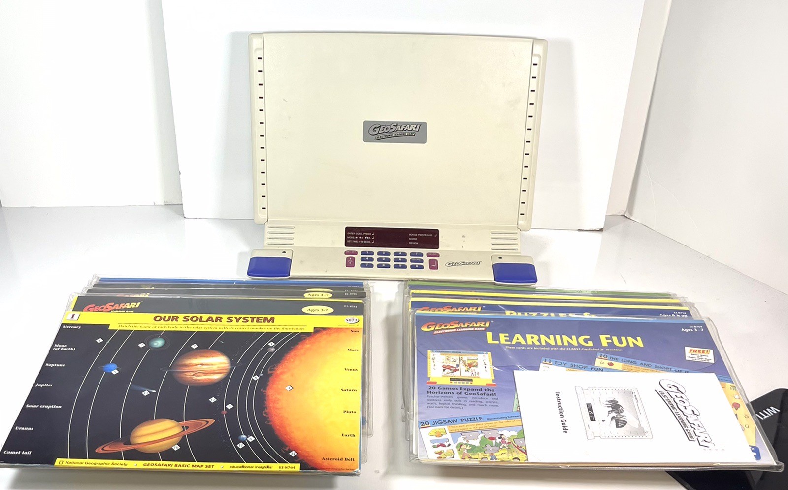 GeoSafari Electronic Learning Game EI-8865 w 9 Card Sets (90 Cards) Working
