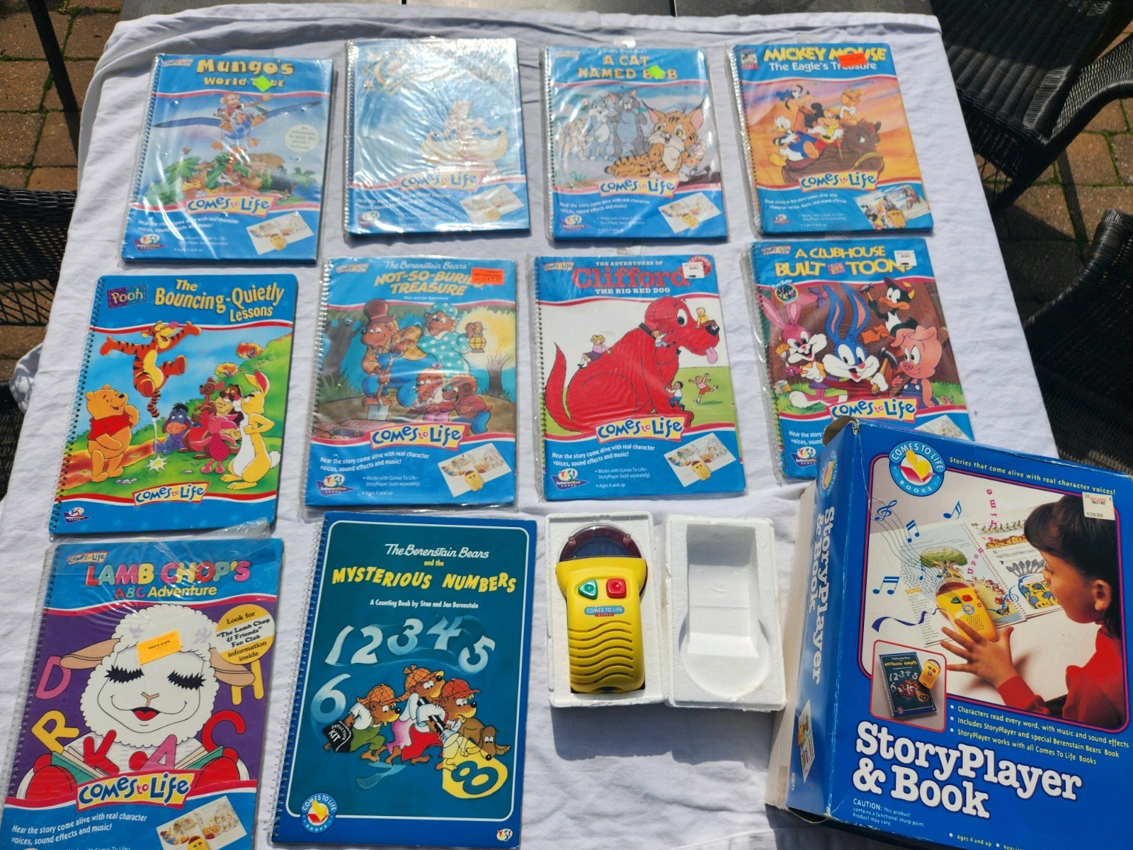 Comes to Life – Story Player & Book, Yes! Interactive, 1994, NEW With 9 books