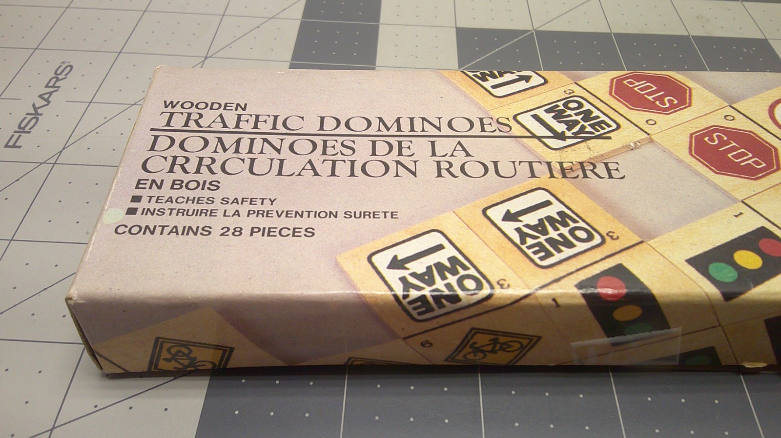 WOODEN TRAFFIC DOMINOES • TEACHES SAFETY • 28 TILES