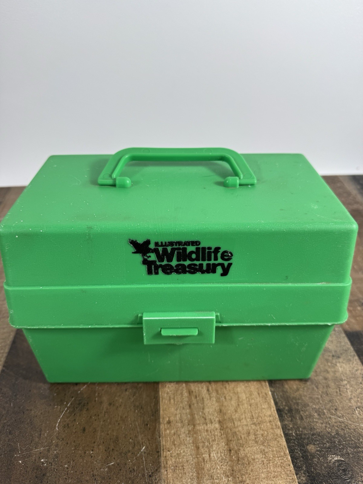 Vintage 1975 Illustrated Wildlife Treasury Box w/ Wildlife Cards