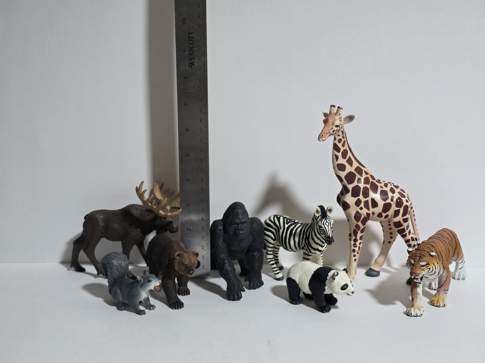 Safari Ltd. Mixed Lot Of 8 Realistic Animal Figures Tiger Zebra Gorilla Giraffe