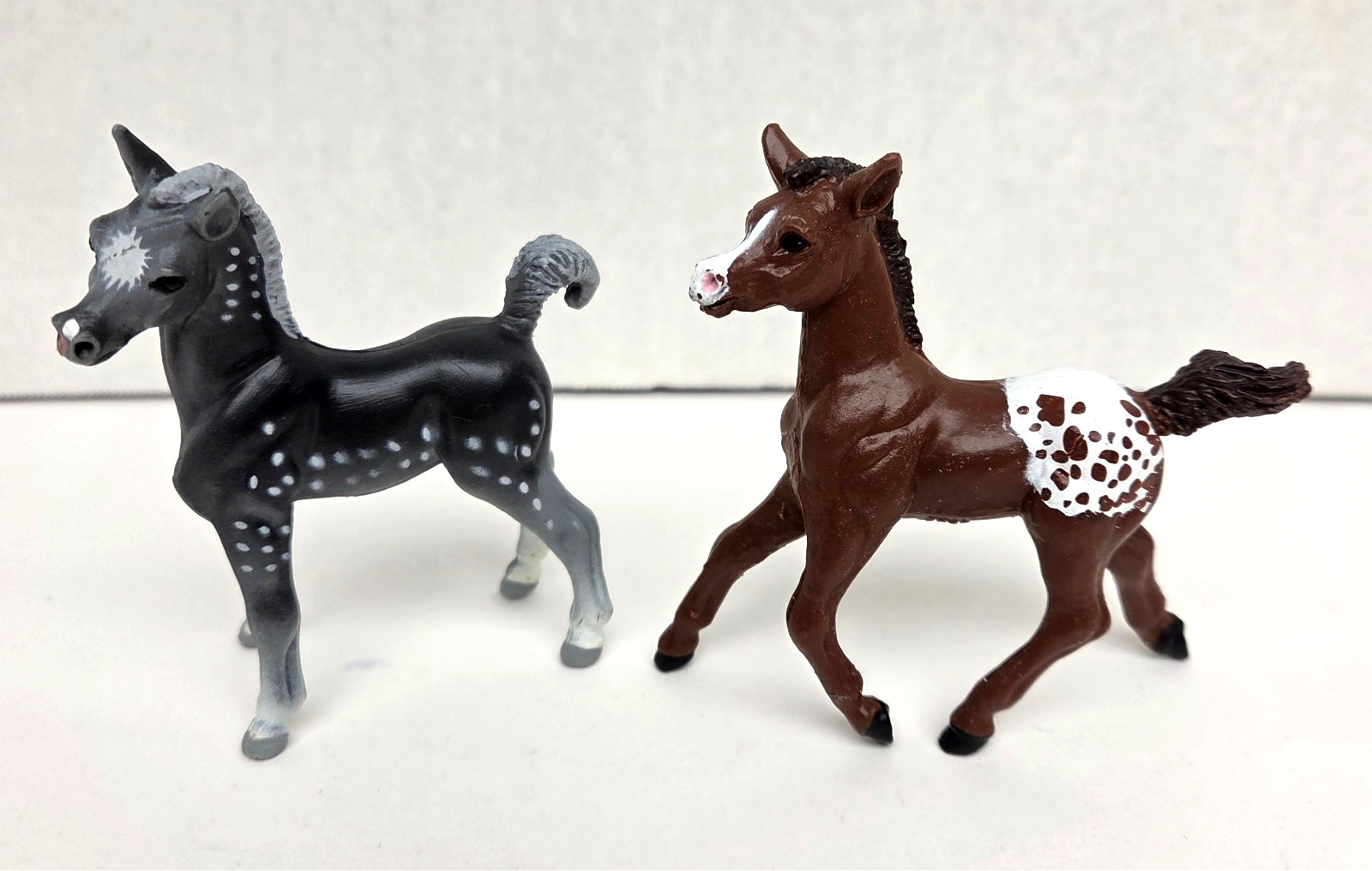Vintage SAFARI LTD. Hard Plastic PVC Toy Horses Foal Arabian Lot of 6 – 1997