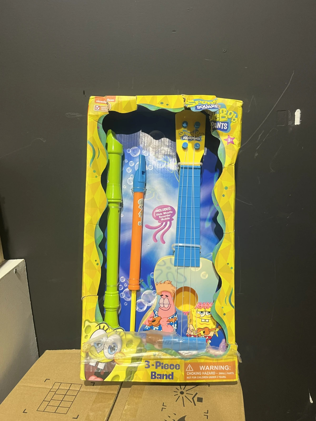 NEW SpongeBob SquarePants Kids Guitar Instrument Set 16″ Ukulele – Box Damaged
