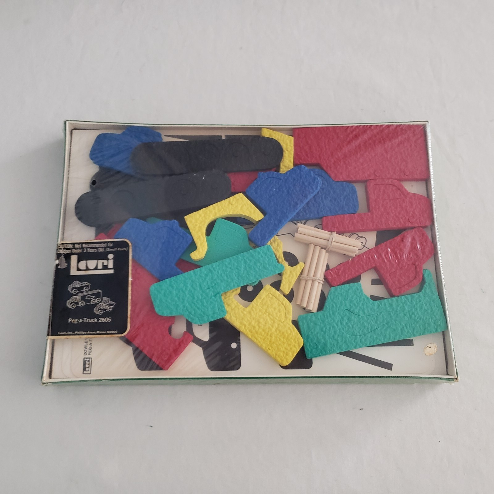 VINTAGE Lauri Peg-a-Truck Kit Three Trucks LR-2605 EDUCATIONAL
