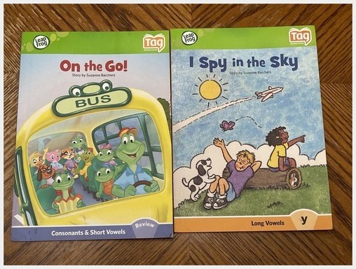 LeapFrog Tag Junior On the Go Bus & 3 Books I Spy Vowels Phonics 2010s