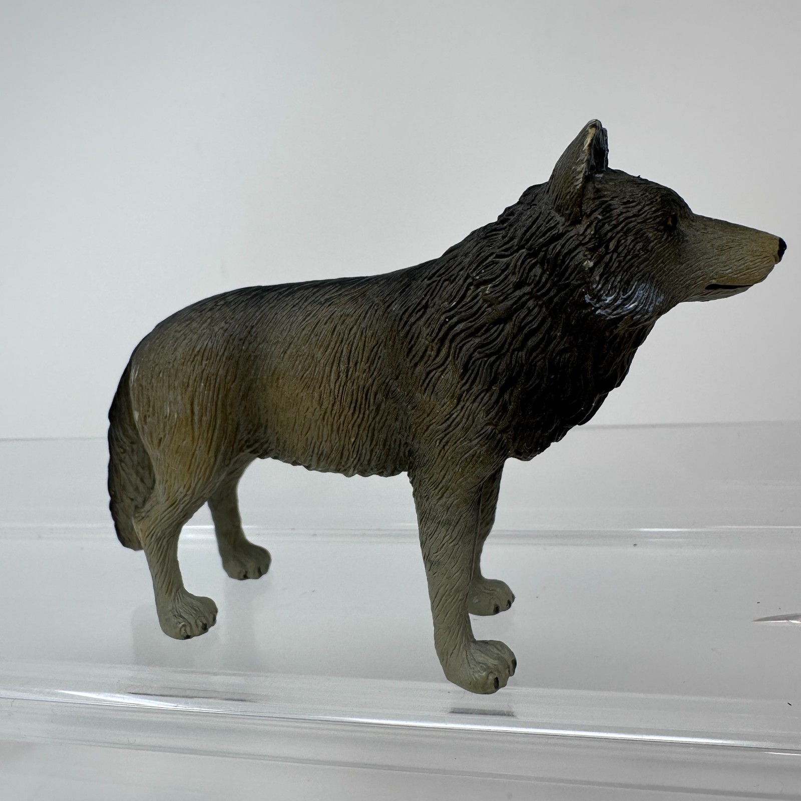 Mojo Timber Wolf Figure Gray Wildlife Jungle Zoo Wild Dog Animal 3.5″ 2010