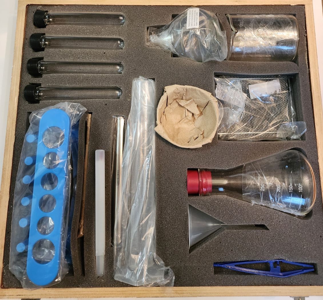 16 Piece American Scientific Chemistry Set *DISCONTINUED*