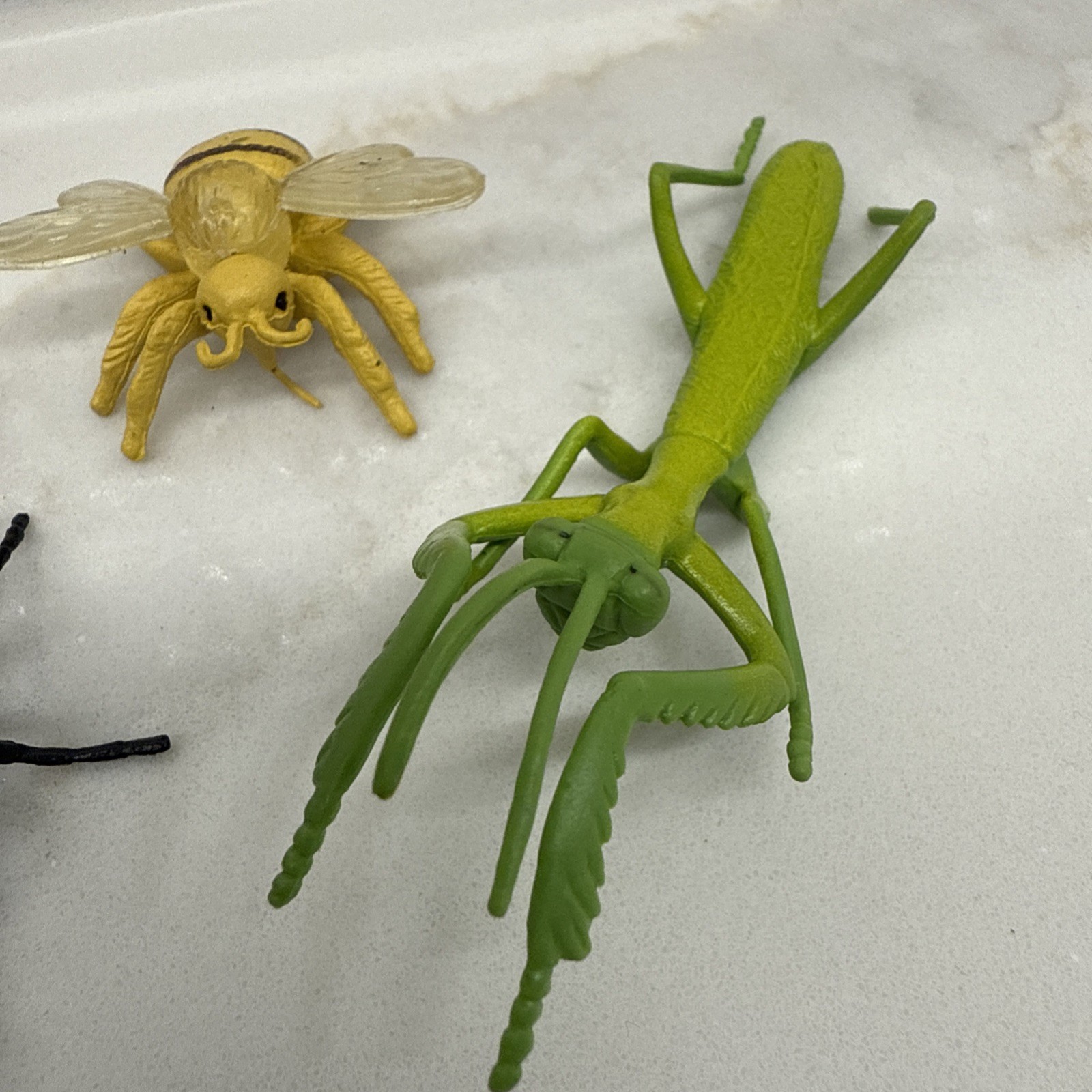 Safari Ltd Bugs Insects 2″-3″ Praying Mantis, Ant, Fly & Bumble Bee