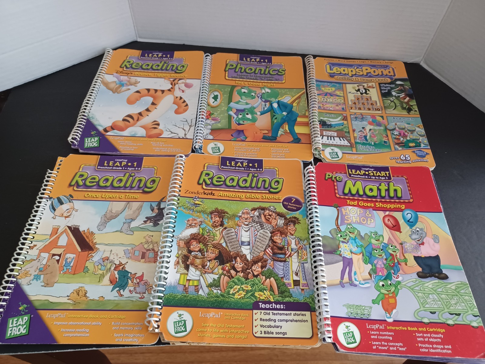 Leap pad w/(6 ) books (6) cassettes Satchel carrying bag